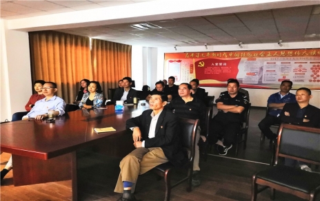 聆聽(tīng)黨課，增強做好群眾工作的能力和責任心