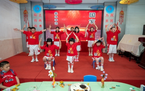 “水點(diǎn)點(diǎn)”---用心暖童心，用情伴成長(cháng)！