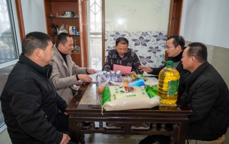 2024，在涌動(dòng)的愛(ài)心中，溫暖開(kāi)啟…